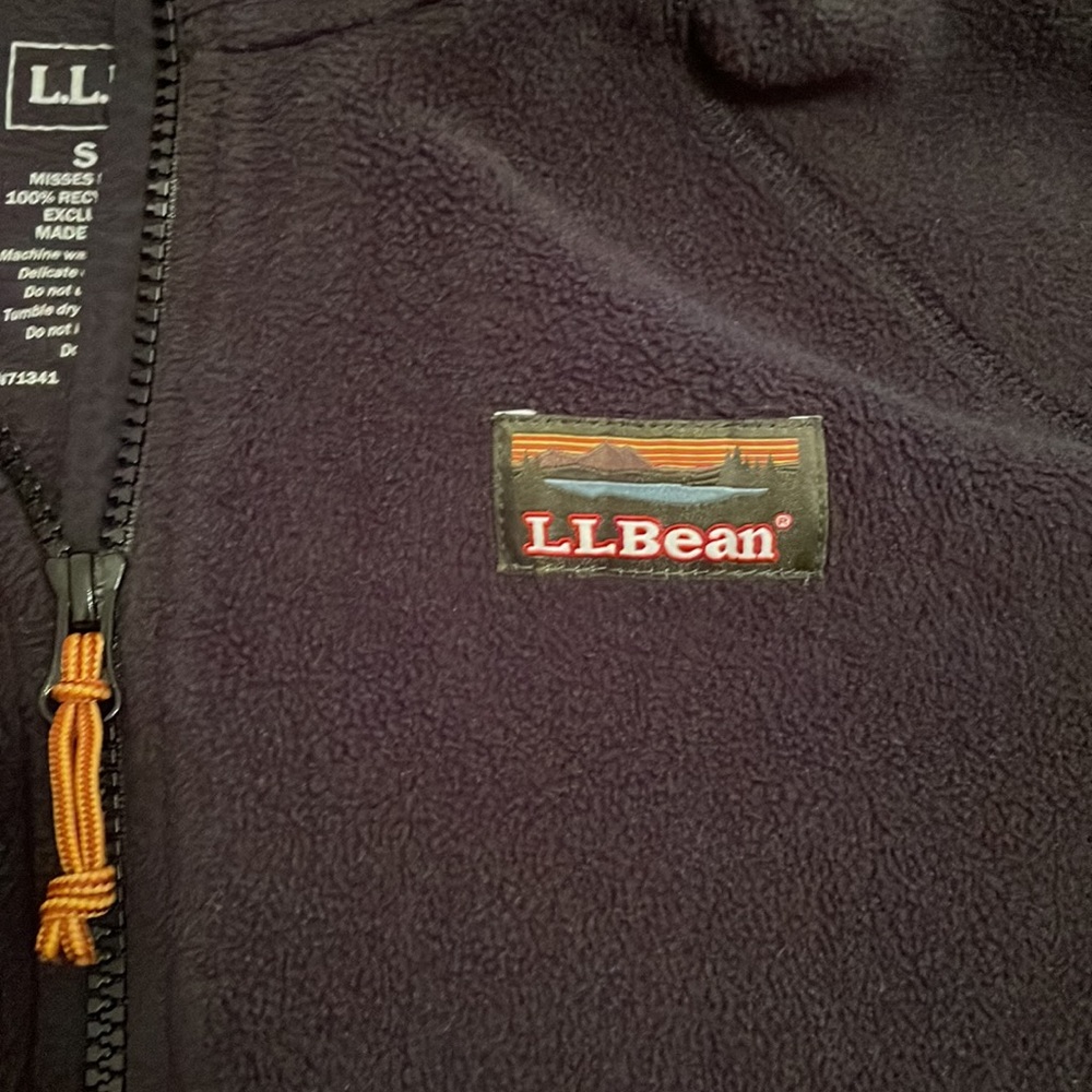 LL bean 1/2 zip - Picture 2 of 3
